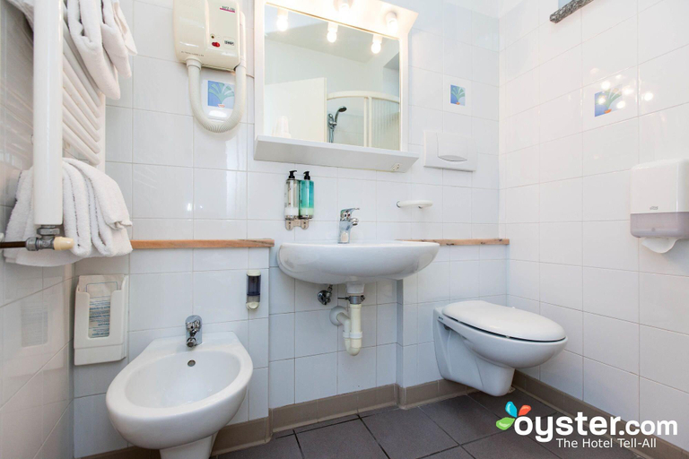 Bathroom 5, Hotel Marina, Teramo