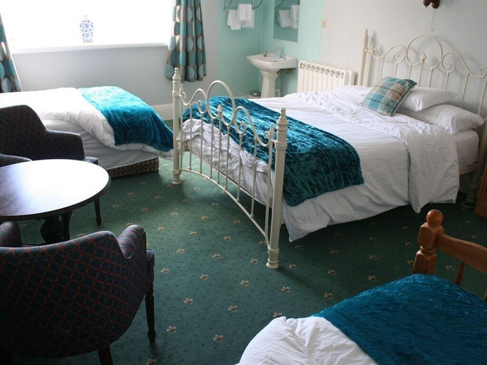 Bedroom 2, The Bear Marlborough, Wiltshire