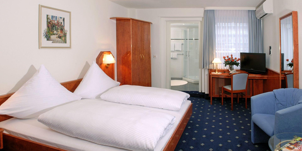 Bedroom 2, Hotel Württemberger Hof, Reutlingen