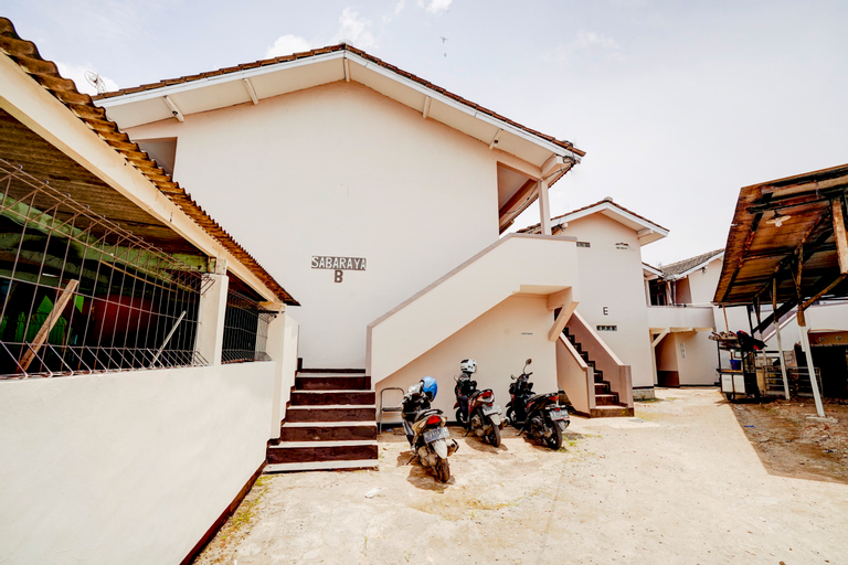 Exterior & Views 2, SPOT ON 90200 Pondok Sabaraya Cileunyi Syariah, Bandung
