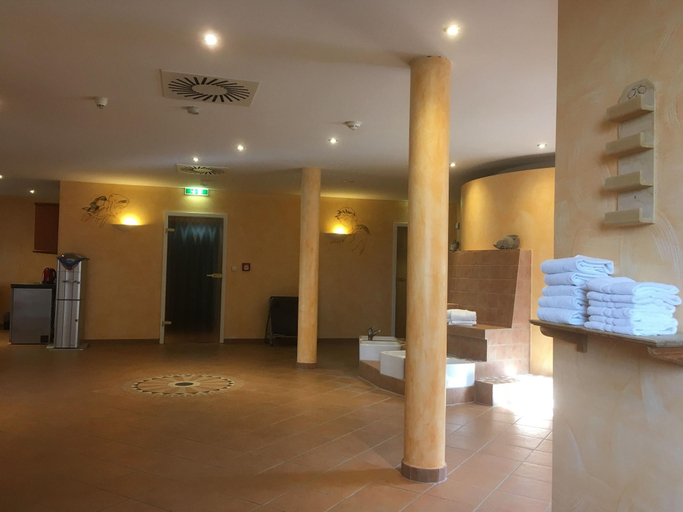 Public Area 4, Kurhaus am Inselsee, Rostock