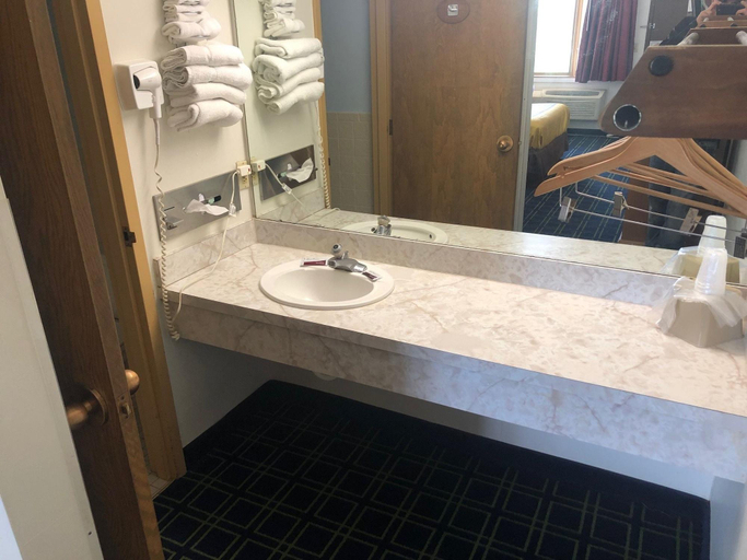 Bathroom 3, Sunset Inn & Suites, Seward