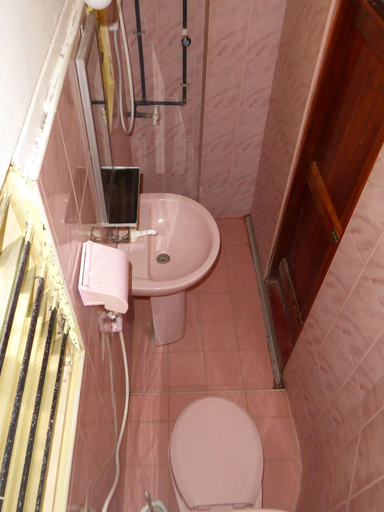 Bathroom 4, Riviera Resort, Manmunai North
