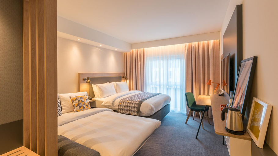 Bedroom 2, Premier Inn Müchen Airport, Freising