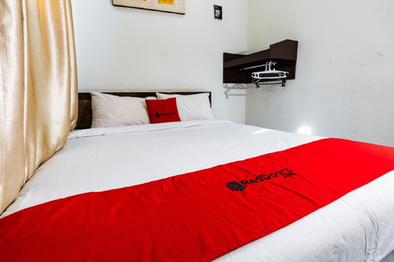 Bedroom 3, RedDoorz @ Hertasning Area 2, Makassar