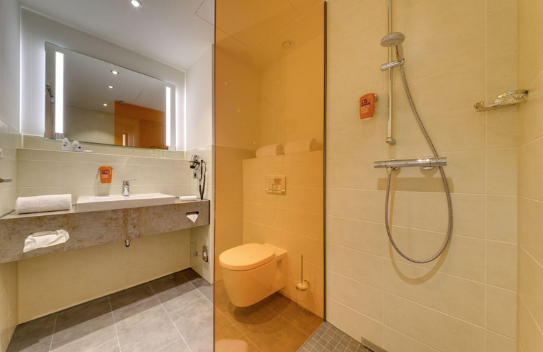 Bathroom 4, Park Inn by Radisson Neumarkt, Neumarkt in der Oberpfalz