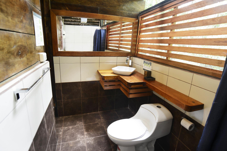 Bathroom 4, Jamu Lodge in the Cuyabeno Wildlife Reserve, Cuyabeno