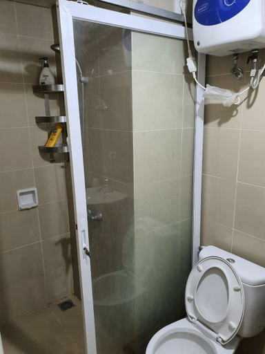 Bathroom 5, Madison Park Apartment Near Mall Central Park, West Jakarta