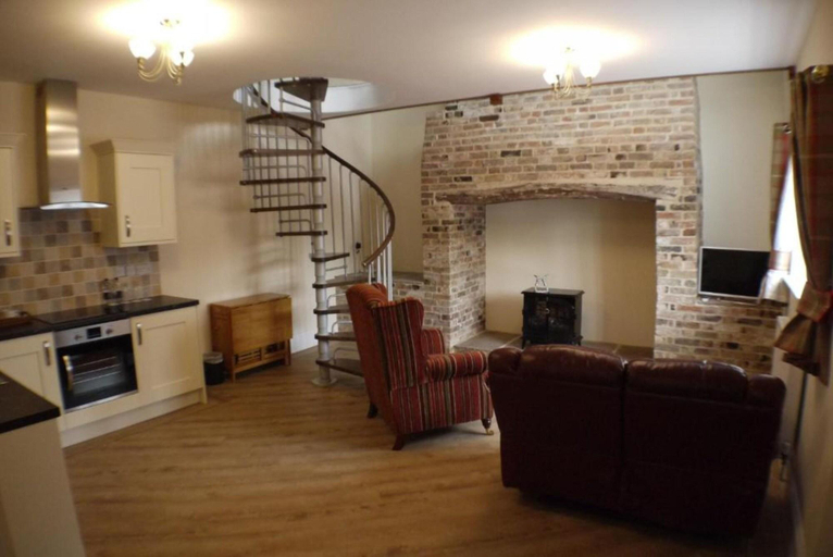 Public Area 2, Oliver Cromwell Hotel, Cambridgeshire