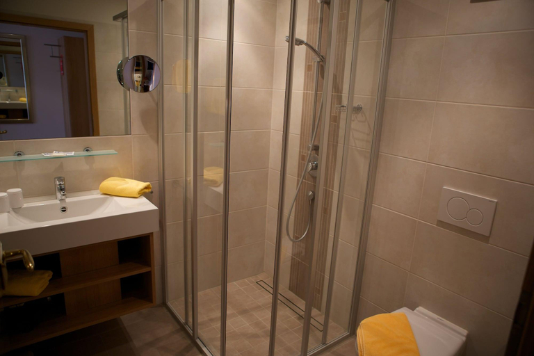 Bathroom, Hotel-Gasthof Rose, Ortenaukreis