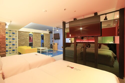 Hotel Bus, Bucheon
