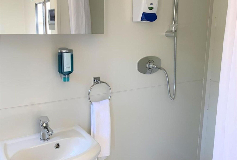 Bathroom, Collingwood Park Motel, Tasman