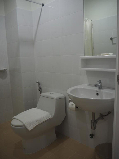 Bathroom, Little Bear Guesthouse and Restaurant, Hat Yai