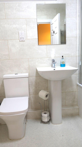Bathroom 3, RC Airport Rooms, Surrey