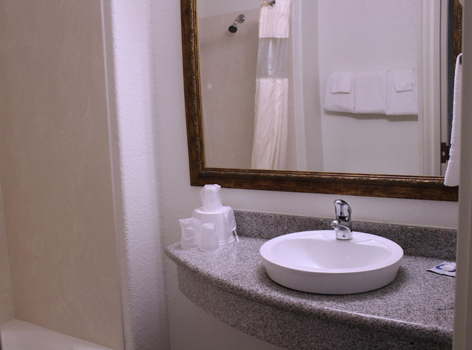 Bathroom 4, Wine Country Inn, Gillespie