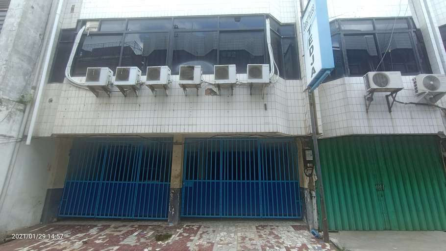 Exterior & Views 3, OYO 90264 Tedja Guest House, Banjarmasin