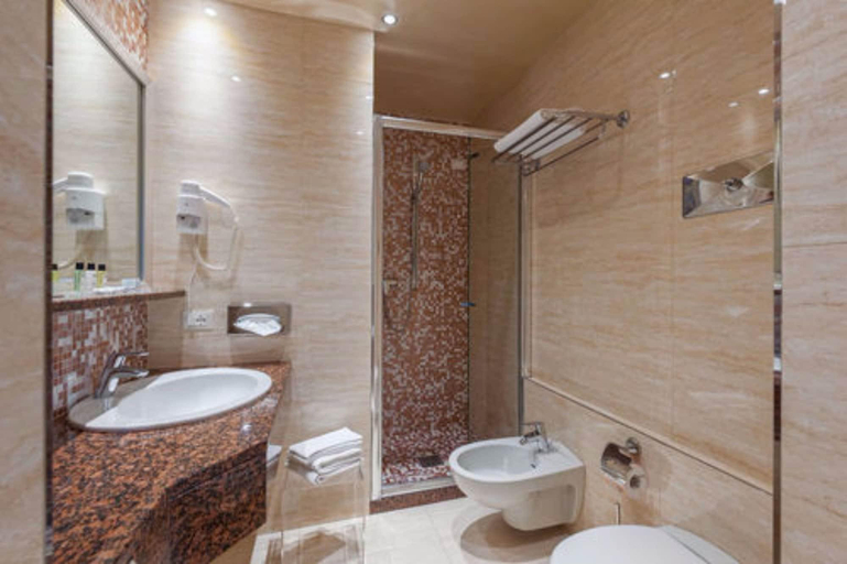 Bathroom 5, Hotel Eden, Brescia