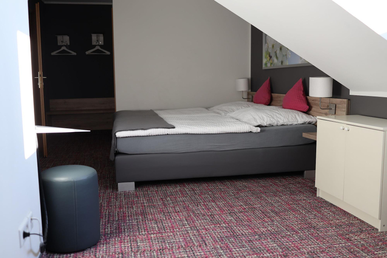 Bedroom 4, Ilvericher Hof, Rhein-Kreis Neuss