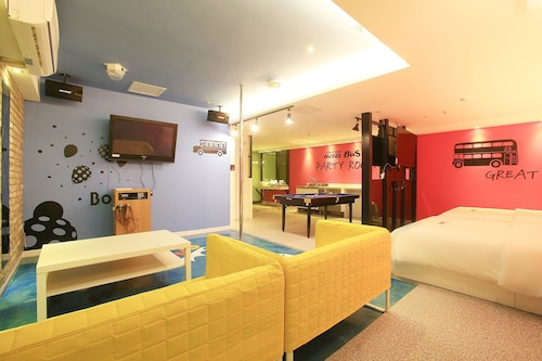 Hotel Bus, Bucheon