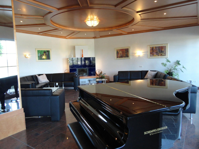 Public Area 4, Gasthof Hotel Stockinger, Linz Land