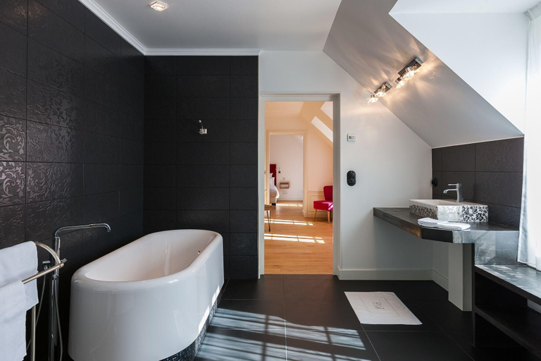 Bathroom 4, le clos des belvals, Marne