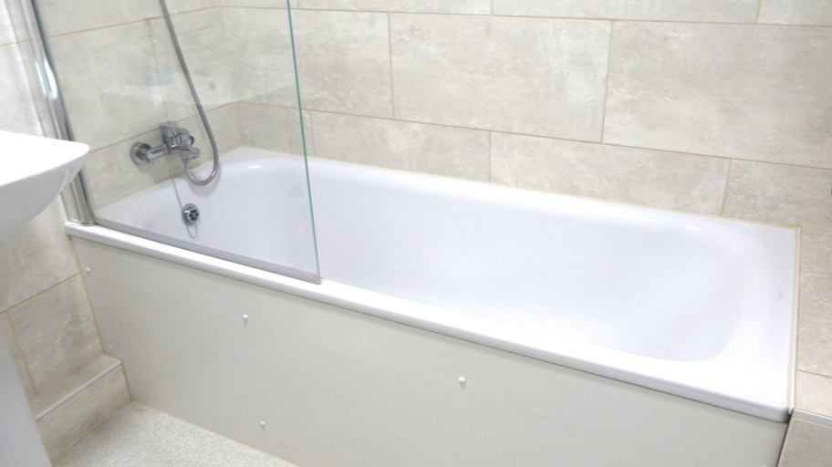 Bathroom 4, RC Airport Rooms, Surrey