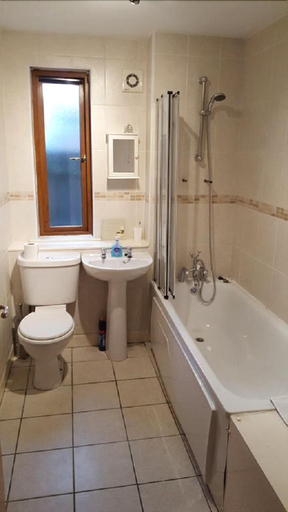 Bathroom 4, Alexandra Park Guest House, Belfast