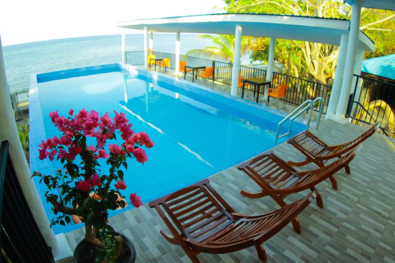 Hotel FX72 Maumere Beach Resort, Sikka