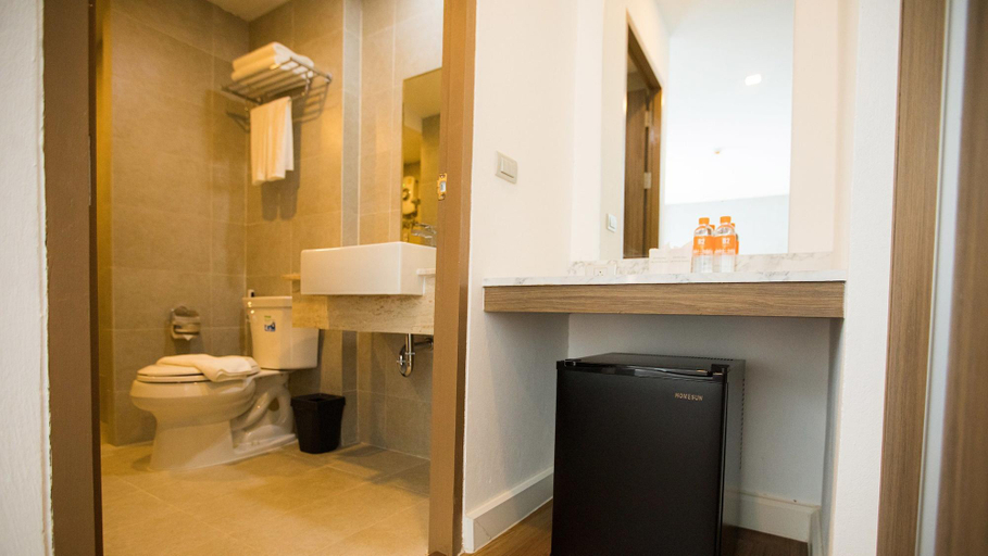 Bathroom 4, B2 Phitsanulok Premier Hotel, Muang Phitsanulok