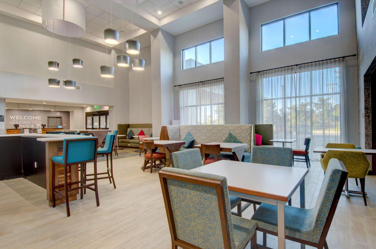 Public Area 2, Hampton Inn & Suites Portland West, Cumberland
