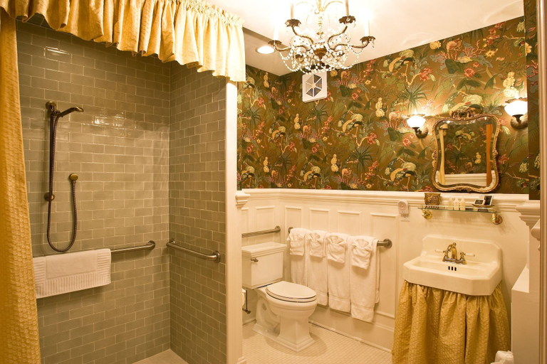 Bathroom 5, Black Walnut B&B Inn, Buncombe