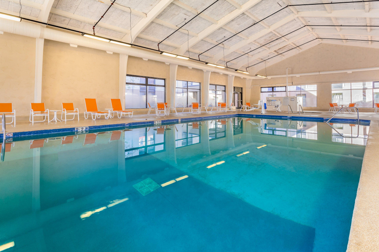 Sport & Beauty 5, Holiday Inn Gurnee-Convention Center , Lake