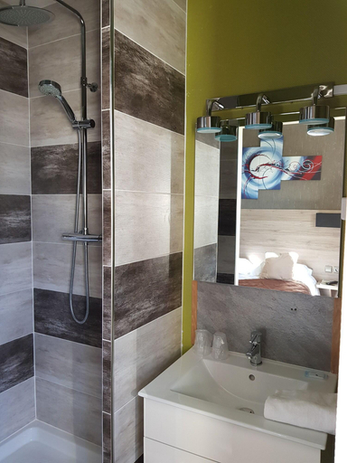 Bathroom 4, Hôtel de l'univers, Vienne