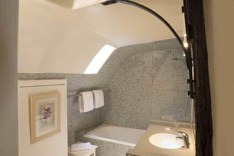 Bathroom 5, Hotel Du Cygne, Paris