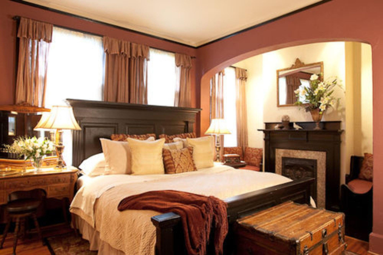 Bedroom 3, Black Walnut B&B Inn, Buncombe