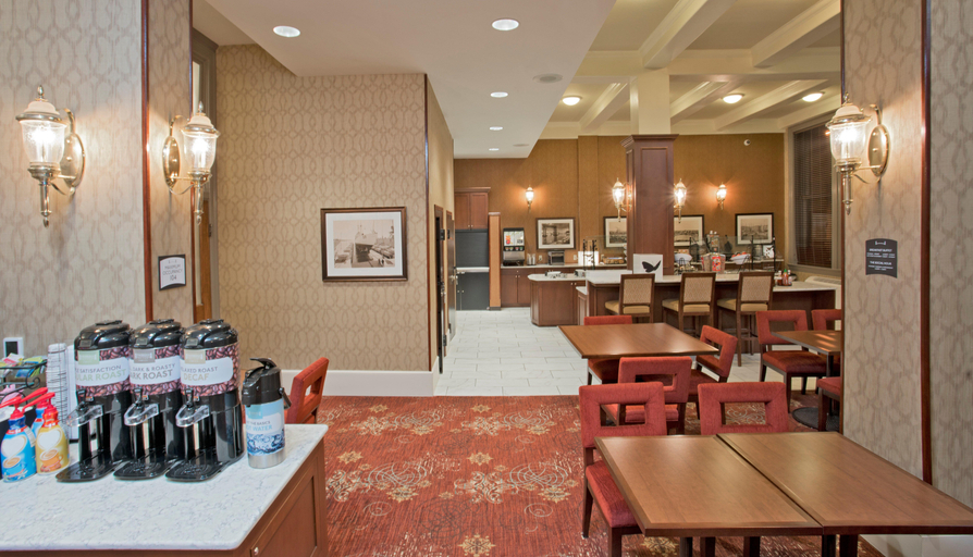 Food & Drinks 5, Hampton Inn & Suites Baltimore-Inner Harbor, Baltimore