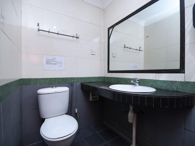 Bathroom 5, COSY INN, Miri