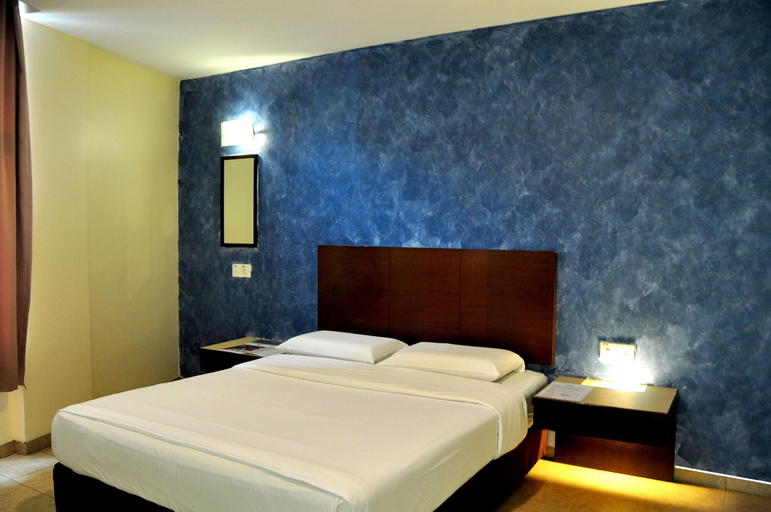 Bedroom 1, Golden Bay Hotel, Malacca City