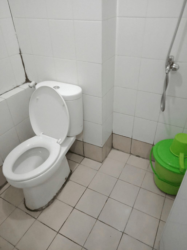 Bathroom 5, Inn19 Bassura City, East Jakarta