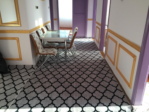 Beyzade VIP 1, Merkez