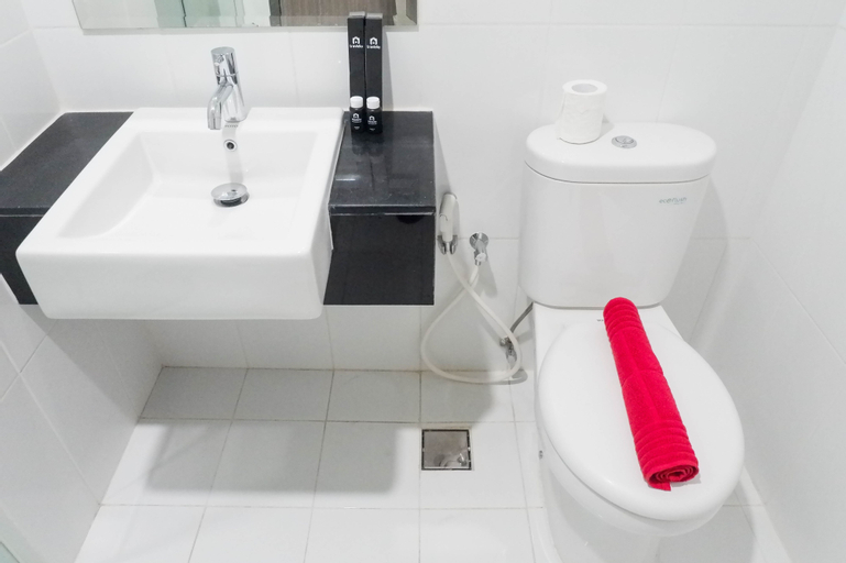 Bedroom 2, Spacious 1BR Apartment at Praxis By Travelio, Surabaya