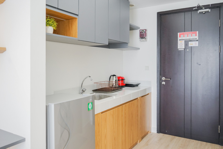 Others 3, Modern Industrial Studio Apartment at Casa de Parco By Travelio, Tangerang