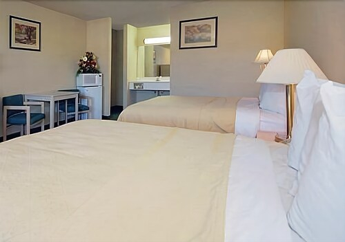 Quality Inn & Suites, Sutter