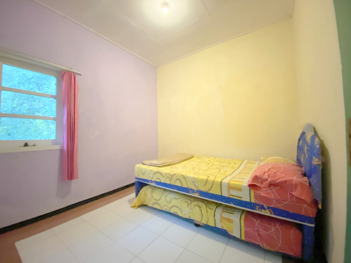 Bedroom 3, Villa Batuque Songgoriti 7 managed by Pomah, Malang