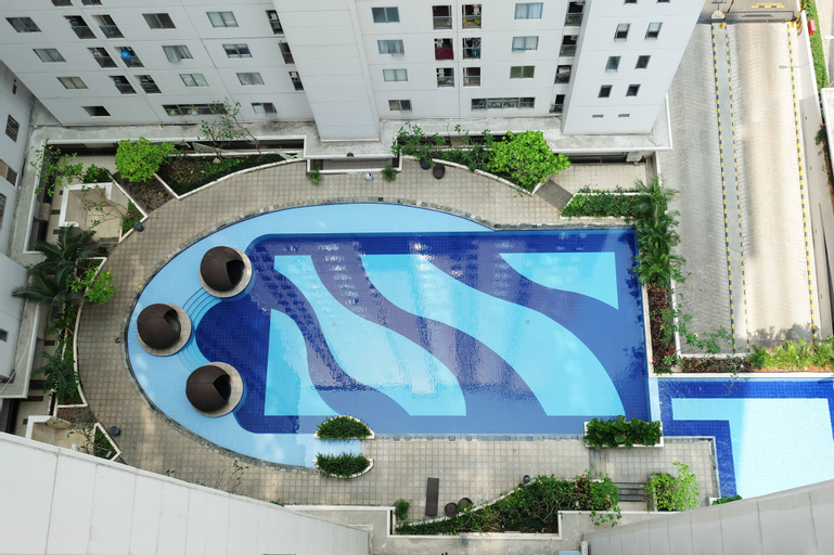 Exterior & Views 2, Spacious and Cozy 1BR Bassura City Apartment By Travelio, East Jakarta