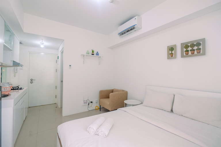 Bedroom 2, Cozy Studio at Silk Town Apartment Tower Alexandria By Travelio, Tangerang