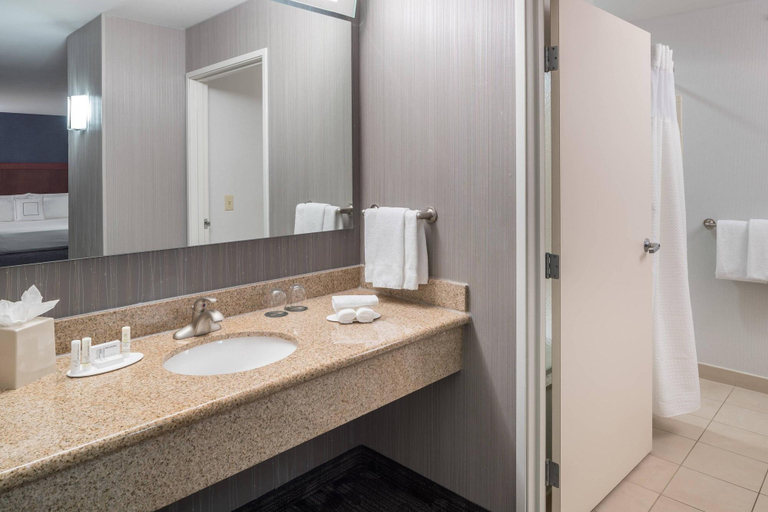 Bathroom 5, Courtyard By Marriott West Orange, Essex