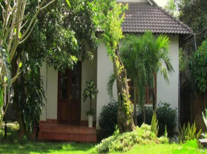 Exterior & Views 1, Nha Viet Hotel, Tân Thành