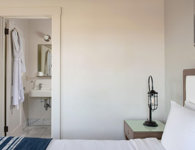 Bedroom 3, Selina Commodore Astoria, Clatsop