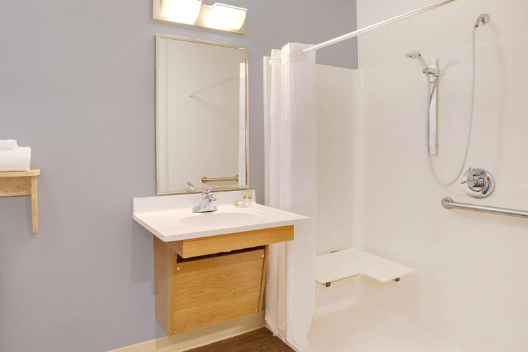Bathroom 4, Woodspring Suites Tuscaloosa, Tuscaloosa